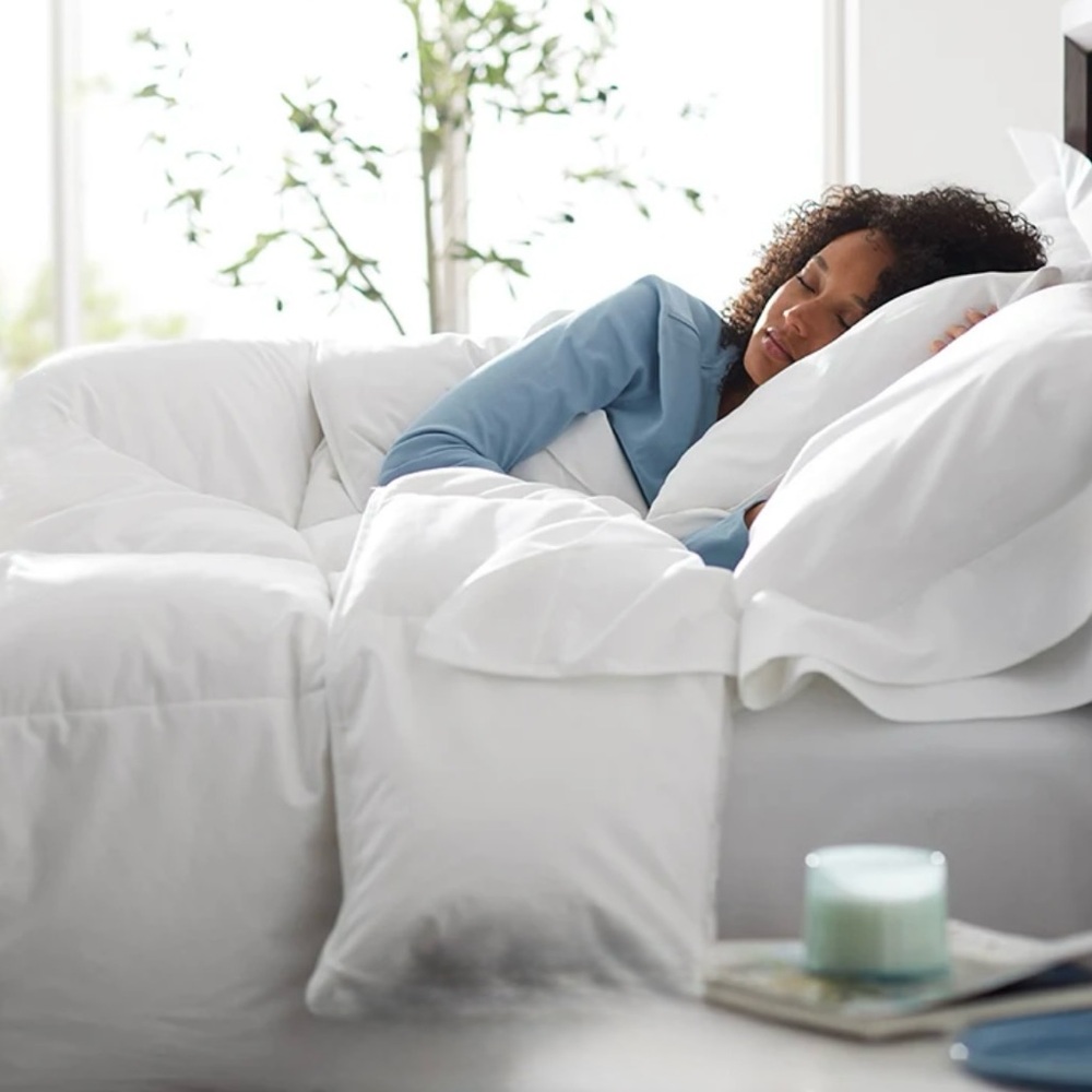 The Company Store Legends Luxury Luxe Olympia Down Light Warmth Comforter king - Picture 2 of 7
